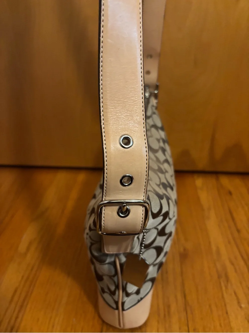 Coach Signature Canvas Hobo Bag in Khaki/Tan EUC